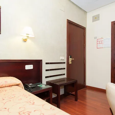 Derby Hotel 3*